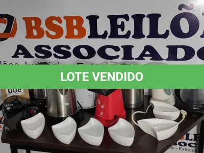LOTE 008 - 03 CHALEIRAS, 01 PANELA ELÉTRICA, 01 PIPOQUEIRA, 02 MIXERS, 06 TIGELAS DE LOUÇA E ELETRODOMÉSTICOS DIVERSOS. (NO ESTADO) ATENÇÃO! FAZER A VISITAÇÃO ANTES DE ARREMATAR, NÃO SABEMOS SE FUNCIONA, LEILÃO NÃO TEM GARANTIA E NEM DEVOLUÇÃO, SUJEITO A POSSÍVEIS AVARIAS VISÍVEIS/OCULTAS E/OU AUSÊNCIA DE COMPONENTES.