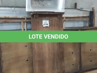 LOTE 636 - 03 ANDAIMES, 01 TAMPO EM MADEIRA E 01 TELHA GALVANIZADA.  (NO ESTADO) ATENÇÃO! FAZER A VISITAÇÃO ANTES DE ARREMATAR, NÃO SABEMOS SE FUNCIONA, LEILÃO NÃO TEM GARANTIA E NEM DEVOLUÇÃO, SUJEITO A POSSÍVEIS AVARIAS VISÍVEIS/OCULTAS E/OU AUSÊNCIA DE COMPONENTES.