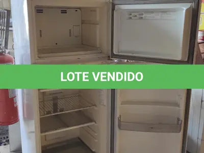 LOTE 415 - 01 GELADEIRA BRASTEMP. (NO ESTADO) ATENÇÃO! FAZER A VISITAÇÃO ANTES DE ARREMATAR, NÃO SABEMOS SE FUNCIONA. LEILÃO NÃO TEM GARANTIA E NEM DEVOLUÇÃO, SUJEITO A POSSÍVEIS AVARIAS VISÍVEIS/OCULTAS E/OU AUSÊNCIA DE COMPONENTES.