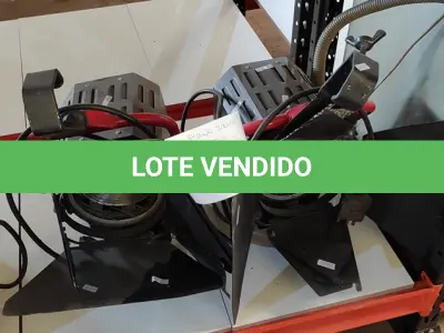 LOTE 426 - 02 CANHÕES DE LUZ. (NO ESTADO) ATENÇÃO! FAZER A VISITAÇÃO ANTES DE ARREMATAR, NÃO SABEMOS SE FUNCIONA, LEILÃO NÃO TEM GARANTIA E NEM DEVOLUÇÃO, SUJEITO A POSSÍVEIS AVARIAS VISÍVEIS/OCULTAS E/OU AUSÊNCIA DE COMPONENTES.