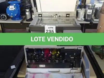 LOTE 235 - 01 IMPRESSORA MULTIFUNCIONAL MODELO MPC305SPF MARCA RICOH. (NO ESTADO) ATENÇÃO! FAZER A VISITAÇÃO ANTES DE ARREMATAR, NÃO SABEMOS SE FUNCIONA, LEILÃO NÃO TEM GARANTIA E NEM DEVOLUÇÃO, SUJEITO A POSSÍVEIS AVARIAS VISÍVEIS/OCULTAS E/OU AUSÊNCIA DE COMPONENTES.
