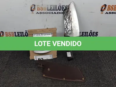 LOTE 100 - CUTELO  IMPORTADA AÇO INOXIDÁVEL CABO EM MADEIRA  FULL TANG BAINHA DE NAPA  TAMANHO TOTAL 30CM PESO 318G JÁ . (NO ESTADO) ATENÇÃO! FAZER A VISITAÇÃO ANTES DE ARREMATAR, NÃO SABEMOS SE FUNCIONA, LEILÃO NÃO TEM GARANTIA E NEM DEVOLUÇÃO, SUJEITO A POSSÍVEIS AVARIAS VISÍVEIS/OCULTAS E/OU AUSÊNCIA DE COMPONENTES.