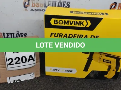 LOTE 220 - FURADEIRA DE IMPACTO 220V 500W ACESSÓRIOS RÉGUA DE POSICIONAMENTO CHAVE E ALÇA. (NO ESTADO) ATENÇÃO! FAZER A VISITAÇÃO ANTES DE ARREMATAR, NÃO SABEMOS SE FUNCIONA, LEILÃO NÃO TEM GARANTIA E NEM DEVOLUÇÃO, SUJEITO A POSSÍVEIS AVARIAS VISÍVEIS/OCULTAS E/OU AUSÊNCIA DE COMPONENTES. 