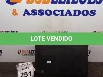 LOTE 251 - 01 NOTEBOOK MARCA LENOVO. (NO ESTADO) ATENÇÃO! FAZER A VISITAÇÃO ANTES DE ARREMATAR, NÃO SABEMOS SE FUNCIONA, LEILÃO NÃO TEM GARANTIA E NEM DEVOLUÇÃO, SUJEITO A POSSÍVEIS AVARIAS VISÍVEIS/OCULTAS E/OU AUSÊNCIA DE COMPONENTES.