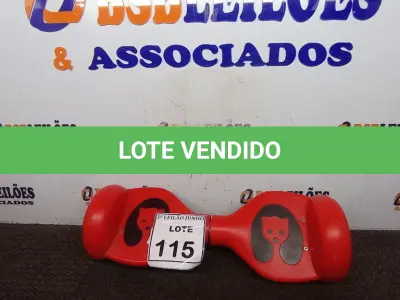 LOTE 115 - 01 HOVERBOARD NA COR VERMELHA. (NO ESTADO) ATENÇÃO! FAZER A VISITAÇÃO ANTES DE ARREMATAR, NÃO SABEMOS SE FUNCIONA, LEILÃO NÃO TEM GARANTIA E NEM DEVOLUÇÃO, SUJEITO A POSSÍVEIS AVARIAS VISÍVEIS/OCULTAS E/OU AUSÊNCIA DE COMPONENTES.