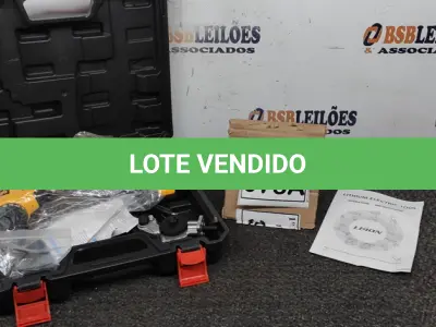 LOTE 075 - PARAFUSADEIRA 48V A BATERIAS E ADAPTADOR CORTADOR DE CHAPA COM MALETA. (NO ESTADO) ATENÇÃO! FAZER A VISITAÇÃO ANTES DE ARREMATAR, NÃO SABEMOS SE FUNCIONA, LEILÃO NÃO TEM GARANTIA E NEM DEVOLUÇÃO, SUJEITO A POSSÍVEIS AVARIAS VISÍVEIS/OCULTAS E/OU AUSÊNCIA DE COMPONENTES. 