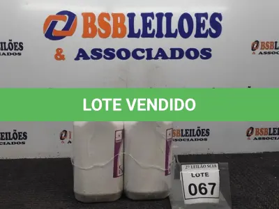 LOTE 067 - 02 REMOVEDORES DE CERA E ACABAMENTOS COM 5L CADA. (NO ESTADO) ATENÇÃO! FAZER A VISITAÇÃO ANTES DE ARREMATAR, NÃO SABEMOS SE FUNCIONA. LEILÃO NÃO TEM GARANTIA E NEM DEVOLUÇÃO, SUJEITO A POSSÍVEIS AVARIAS VISÍVEIS/OCULTAS E/OU AUSÊNCIA DE COMPONENTES.