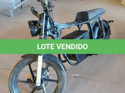 LOTE 250 - 01 MOTO ELÉTRICA CONSTRUIDA (SUCATA). (MOTO SEM DOCUMENTO)(OFFROAD) (NO ESTADO) ATENÇÃO! FAZER A VISITAÇÃO ANTES DE ARREMATAR, NÃO SABEMOS SE FUNCIONA, LEILÃO NÃO TEM GARANTIA E NEM DEVOLUÇÃO, SUJEITO A POSSÍVEIS AVARIAS VISÍVEIS/OCULTAS E/OU AUSÊNCIA DE COMPONENTES.