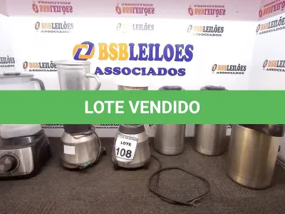 LOTE 108 - 03 LIQUIDIFICADORES E 03 GARRAFAS TÉRMICAS DE INOX. (NO ESTADO) ATENÇÃO! FAZER A VISITAÇÃO ANTES DE ARREMATAR, NÃO SABEMOS SE FUNCIONA, LEILÃO NÃO TEM GARANTIA E NEM DEVOLUÇÃO, SUJEITO A POSSÍVEIS AVARIAS VISÍVEIS/OCULTAS E/OU AUSÊNCIA DE COMPONENTES.