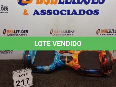 LOTE 217 - 01 HOVERBOARD NA COR VERMELHO E AZUL. (NO ESTADO) ATENÇÃO! FAZER A VISITAÇÃO ANTES DE ARREMATAR, NÃO SABEMOS SE FUNCIONA, LEILÃO NÃO TEM GARANTIA E NEM DEVOLUÇÃO, SUJEITO A POSSÍVEIS AVARIAS VISÍVEIS/OCULTAS E/OU AUSÊNCIA DE COMPONENTES.