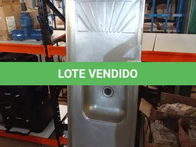LOTE 215 - 01 PIA EM INOX 1,50CM X 0,53CM COM TORNEIRA. (NO ESTADO) ATENÇÃO! FAZER A VISITAÇÃO ANTES DE ARREMATAR, NÃO SABEMOS SE FUNCIONA. LEILÃO NÃO TEM GARANTIA E NEM DEVOLUÇÃO, SUJEITO A POSSÍVEIS AVARIAS VISÍVEIS/OCULTAS E/OU AUSÊNCIA DE COMPONENTES.