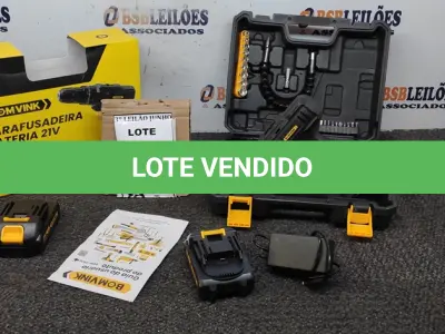 LOTE 240 - PARAFUSADEIRA DE IMPACTO COM DUAS BATERIAS 21V MALETA E ACESSÓRIOS ALONGADOR FLEXÍVEL SOQUETES E BITIS. (NO ESTADO) ATENÇÃO! FAZER A VISITAÇÃO ANTES DE ARREMATAR, NÃO SABEMOS SE FUNCIONA, LEILÃO NÃO TEM GARANTIA E NEM DEVOLUÇÃO, SUJEITO A POSSÍVEIS AVARIAS VISÍVEIS/OCULTAS E/OU AUSÊNCIA DE COMPONENTES. 