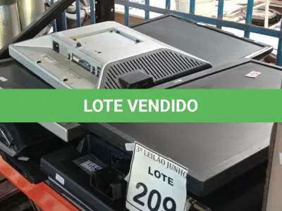 LOTE 209 -  11 MONITORES DE MARCA E MODELOS DIVERSOS.  (NO ESTADO) ATENÇÃO! FAZER A VISITAÇÃO ANTES DE ARREMATAR, NÃO SABEMOS SE FUNCIONA, LEILÃO NÃO TEM GARANTIA E NEM DEVOLUÇÃO, SUJEITO A POSSÍVEIS AVARIAS VISÍVEIS/OCULTAS E/OU AUSÊNCIA DE COMPONENTES.