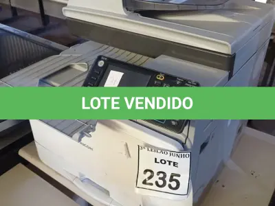 LOTE 235 - 01 IMPRESSORA MULTIFUNCIONAL MODELO MPC305SPF MARCA RICOH. (NO ESTADO) ATENÇÃO! FAZER A VISITAÇÃO ANTES DE ARREMATAR, NÃO SABEMOS SE FUNCIONA, LEILÃO NÃO TEM GARANTIA E NEM DEVOLUÇÃO, SUJEITO A POSSÍVEIS AVARIAS VISÍVEIS/OCULTAS E/OU AUSÊNCIA DE COMPONENTES.