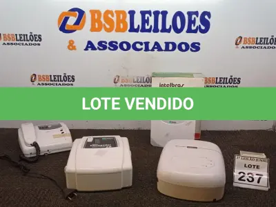 LOTE 237 - 01 PORTEIRO ELETRÔNICO, 02 FONTES PARA CERCA ELÉTRICA E 01 CENTRAL DE CERCA ELETRICA. (NO ESTADO) ATENÇÃO! FAZER A VISITAÇÃO ANTES DE ARREMATAR, NÃO SABEMOS SE FUNCIONA. LEILÃO NÃO TEM GARANTIA E NEM DEVOLUÇÃO, SUJEITO A POSSÍVEIS AVARIAS VISÍVEIS/OCULTAS E/OU AUSÊNCIA DE COMPONENTES.