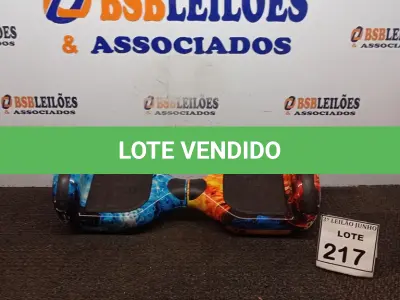 LOTE 217 - 01 HOVERBOARD NA COR VERMELHO E AZUL. (NO ESTADO) ATENÇÃO! FAZER A VISITAÇÃO ANTES DE ARREMATAR, NÃO SABEMOS SE FUNCIONA, LEILÃO NÃO TEM GARANTIA E NEM DEVOLUÇÃO, SUJEITO A POSSÍVEIS AVARIAS VISÍVEIS/OCULTAS E/OU AUSÊNCIA DE COMPONENTES.