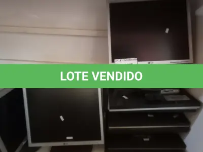 LOTE 151 - 10 MONITORES LCD MARCAS E MODELOS DIVERSOS. (NO ESTADO) ATENÇÃO! FAZER A VISITAÇÃO ANTES DE ARREMATAR, NÃO SABEMOS SE FUNCIONA, LEILÃO NÃO TEM GARANTIA E NEM DEVOLUÇÃO, SUJEITO A POSSÍVEIS AVARIAS VISÍVEIS/OCULTAS E/OU AUSÊNCIA DE COMPONENTES.