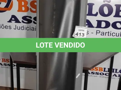 LOTE 413 - 01 TELA DE PROJEÇÃO. (NO ESTADO) ATENÇÃO! FAZER A VISITAÇÃO ANTES DE ARREMATAR, NÃO SABEMOS SE FUNCIONA, LEILÃO NÃO TEM GARANTIA E NEM DEVOLUÇÃO, SUJEITO A POSSÍVEIS AVARIAS VISÍVEIS/OCULTAS E/OU AUSÊNCIA DE COMPONENTES.