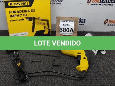 LOTE 380 - FURADEIRA DE IMPACTO 220V 500W ACESSÓRIOS RÉGUA DE POSICIONAMENTO CHAVE E ALÇA . (NO ESTADO) ATENÇÃO! FAZER A VISITAÇÃO ANTES DE ARREMATAR, NÃO SABEMOS SE FUNCIONA, LEILÃO NÃO TEM GARANTIA E NEM DEVOLUÇÃO, SUJEITO A POSSÍVEIS AVARIAS VISÍVEIS/OCULTAS E/OU AUSÊNCIA DE COMPONENTES.