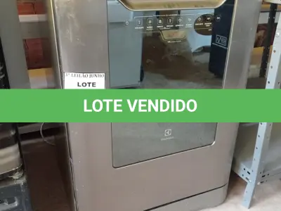 LOTE 332 - 01 LAVA LOUÇA ELECTROLUX. (NO ESTADO) ATENÇÃO! FAZER A VISITAÇÃO ANTES DE ARREMATAR, NÃO SABEMOS SE FUNCIONA, LEILÃO NÃO TEM GARANTIA E NEM DEVOLUÇÃO, SUJEITO A POSSÍVEIS AVARIAS VISÍVEIS/OCULTAS E/OU AUSÊNCIA DE COMPONENTES.