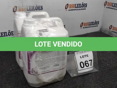 LOTE 067 - 02 REMOVEDORES DE CERA E ACABAMENTOS COM 5L CADA. (NO ESTADO) ATENÇÃO! FAZER A VISITAÇÃO ANTES DE ARREMATAR, NÃO SABEMOS SE FUNCIONA. LEILÃO NÃO TEM GARANTIA E NEM DEVOLUÇÃO, SUJEITO A POSSÍVEIS AVARIAS VISÍVEIS/OCULTAS E/OU AUSÊNCIA DE COMPONENTES.