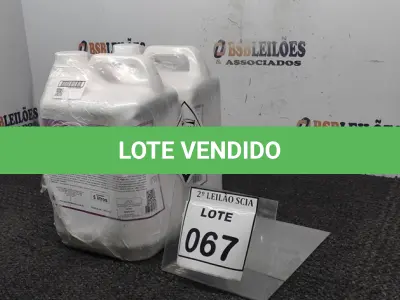 LOTE 067 - 02 REMOVEDORES DE CERA E ACABAMENTOS COM 5L CADA. (NO ESTADO) ATENÇÃO! FAZER A VISITAÇÃO ANTES DE ARREMATAR, NÃO SABEMOS SE FUNCIONA. LEILÃO NÃO TEM GARANTIA E NEM DEVOLUÇÃO, SUJEITO A POSSÍVEIS AVARIAS VISÍVEIS/OCULTAS E/OU AUSÊNCIA DE COMPONENTES.