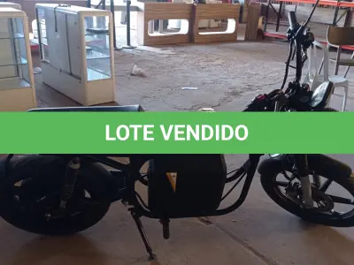 LOTE 250 - 01 MOTO ELÉTRICA CONSTRUIDA (SUCATA). (MOTO SEM DOCUMENTO)(OFFROAD) (NO ESTADO) ATENÇÃO! FAZER A VISITAÇÃO ANTES DE ARREMATAR, NÃO SABEMOS SE FUNCIONA, LEILÃO NÃO TEM GARANTIA E NEM DEVOLUÇÃO, SUJEITO A POSSÍVEIS AVARIAS VISÍVEIS/OCULTAS E/OU AUSÊNCIA DE COMPONENTES.