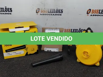 LOTE 045 - SOPRADOR  E ASPIRADOR ELÉTRICO 220V 700W 13600RPM. (NO ESTADO) ATENÇÃO! FAZER A VISITAÇÃO ANTES DE ARREMATAR, NÃO SABEMOS SE FUNCIONA, LEILÃO NÃO TEM GARANTIA E NEM DEVOLUÇÃO, SUJEITO A POSSÍVEIS AVARIAS VISÍVEIS/OCULTAS E/OU AUSÊNCIA DE COMPONENTES. 