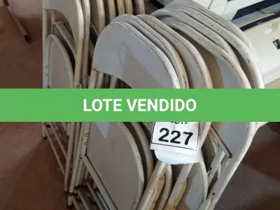 LOTE 227 - 14 CADEIRAS DOBRÁVEIS DE FERRO. (NO ESTADO) ATENÇÃO! FAZER A VISITAÇÃO ANTES DE ARREMATAR, NÃO SABEMOS SE FUNCIONA, LEILÃO NÃO TEM GARANTIA E NEM DEVOLUÇÃO, SUJEITO A POSSÍVEIS AVARIAS VISÍVEIS/OCULTAS E/OU AUSÊNCIA DE COMPONENTES.