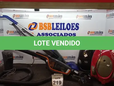 LOTE 219 - 04 ASPIRADORES DE PÓ DIVERSOS. (NO ESTADO) ATENÇÃO! FAZER A VISITAÇÃO ANTES DE ARREMATAR, NÃO SABEMOS SE FUNCIONA. LEILÃO NÃO TEM GARANTIA E NEM DEVOLUÇÃO, SUJEITO A POSSÍVEIS AVARIAS VISÍVEIS/OCULTAS E/OU AUSÊNCIA DE COMPONENTES.