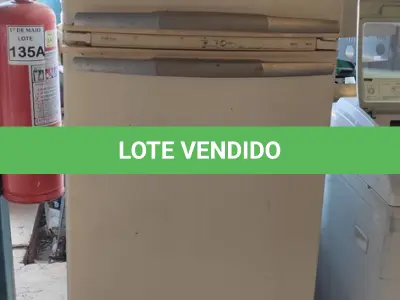 LOTE 415 - 01 GELADEIRA BRASTEMP. (NO ESTADO) ATENÇÃO! FAZER A VISITAÇÃO ANTES DE ARREMATAR, NÃO SABEMOS SE FUNCIONA. LEILÃO NÃO TEM GARANTIA E NEM DEVOLUÇÃO, SUJEITO A POSSÍVEIS AVARIAS VISÍVEIS/OCULTAS E/OU AUSÊNCIA DE COMPONENTES.