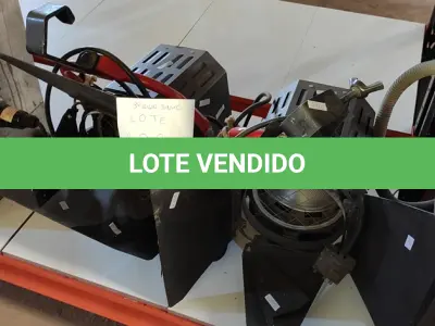 LOTE 426 - 02 CANHÕES DE LUZ. (NO ESTADO) ATENÇÃO! FAZER A VISITAÇÃO ANTES DE ARREMATAR, NÃO SABEMOS SE FUNCIONA, LEILÃO NÃO TEM GARANTIA E NEM DEVOLUÇÃO, SUJEITO A POSSÍVEIS AVARIAS VISÍVEIS/OCULTAS E/OU AUSÊNCIA DE COMPONENTES.