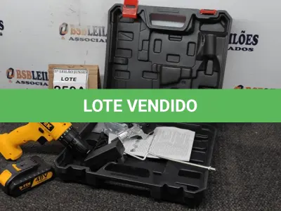 LOTE 250 - PARAFUSADEIRA 48V A  BATERIAS E ADAPTADOR CORTADOR DE CHAPA COM MALETA. (NO ESTADO) ATENÇÃO! FAZER A VISITAÇÃO ANTES DE ARREMATAR, NÃO SABEMOS SE FUNCIONA, LEILÃO NÃO TEM GARANTIA E NEM DEVOLUÇÃO, SUJEITO A POSSÍVEIS AVARIAS VISÍVEIS/OCULTAS E/OU AUSÊNCIA DE COMPONENTES. 