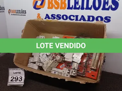 LOTE 293 - 01 LOTE COM VÁRIOS DISJUNTORES DE TAMANHOS E MODELOS DIVERSOS. (NO ESTADO) ATENÇÃO! FAZER A VISITAÇÃO ANTES DE ARREMATAR, NÃO SABEMOS SE FUNCIONA, LEILÃO NÃO TEM GARANTIA E NEM DEVOLUÇÃO, SUJEITO A POSSÍVEIS AVARIAS VISÍVEIS/OCULTAS E/OU AUSÊNCIA DE COMPONENTES.