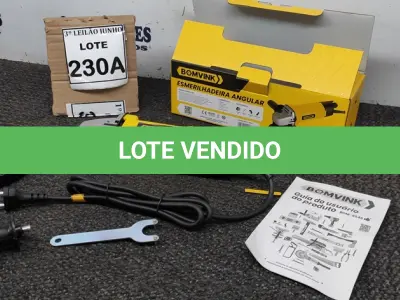 LOTE 230 - ESMERILHADEIRA ANGULAR 220V 710W  ACESSÓRIOS 1CHAVE 1PROTETOR 1MANOPLA. (NO ESTADO) ATENÇÃO! FAZER A VISITAÇÃO ANTES DE ARREMATAR, NÃO SABEMOS SE FUNCIONA, LEILÃO NÃO TEM GARANTIA E NEM DEVOLUÇÃO, SUJEITO A POSSÍVEIS AVARIAS VISÍVEIS/OCULTAS E/OU AUSÊNCIA DE COMPONENTES. 