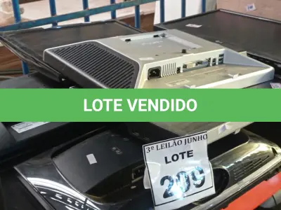 LOTE 209 -  11 MONITORES DE MARCA E MODELOS DIVERSOS.  (NO ESTADO) ATENÇÃO! FAZER A VISITAÇÃO ANTES DE ARREMATAR, NÃO SABEMOS SE FUNCIONA, LEILÃO NÃO TEM GARANTIA E NEM DEVOLUÇÃO, SUJEITO A POSSÍVEIS AVARIAS VISÍVEIS/OCULTAS E/OU AUSÊNCIA DE COMPONENTES.
