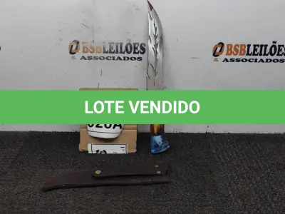 LOTE 020 - FACA ARTESANAL AÇO INOX  EM FORMATO DE FOLHA 10 POLEGADAS CABO HIBRIDO MADEIRA E RESINA  BAINHA DE COURO LEGITIMO  TAMANHO TOTAL 39CM PESO 285G JÁ AFIADA. (NO ESTADO) ATENÇÃO! FAZER A VISITAÇÃO ANTES DE ARREMATAR, NÃO SABEMOS SE FUNCIONA, LEILÃO NÃO TEM GARANTIA E NEM DEVOLUÇÃO, SUJEITO A POSSÍVEIS AVARIAS VISÍVEIS/OCULTAS E/OU AUSÊNCIA DE COMPONENTES.
