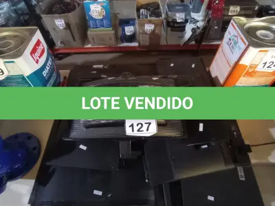LOTE 127 - 01 LOTE COM APROXIMADAMENTE 15 MONITORES. (NO ESTADO) ATENÇÃO! FAZER A VISITAÇÃO ANTES DE ARREMATAR, NÃO SABEMOS SE FUNCIONA, LEILÃO NÃO TEM GARANTIA E NEM DEVOLUÇÃO, SUJEITO A POSSÍVEIS AVARIAS VISÍVEIS/OCULTAS E/OU AUSÊNCIA DE COMPONENTES.