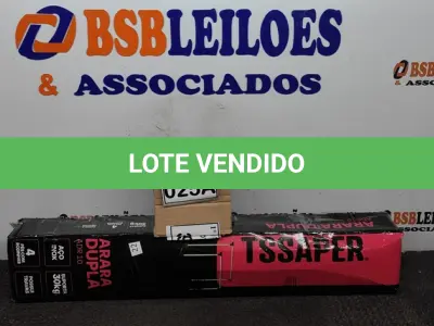 LOTE 025 - ARARA DUPLA MONTÁVEL  AÇO INOX SUPORTA 30KL 4 PÉS COM RODINHAS  POSSUI TRAVAS  TAMANHO A1.60CM L 0,94CM. (NO ESTADO) ATENÇÃO! FAZER A VISITAÇÃO ANTES DE ARREMATAR, NÃO SABEMOS SE FUNCIONA, LEILÃO NÃO TEM GARANTIA E NEM DEVOLUÇÃO, SUJEITO A POSSÍVEIS AVARIAS VISÍVEIS/OCULTAS E/OU AUSÊNCIA DE COMPONENTES. 