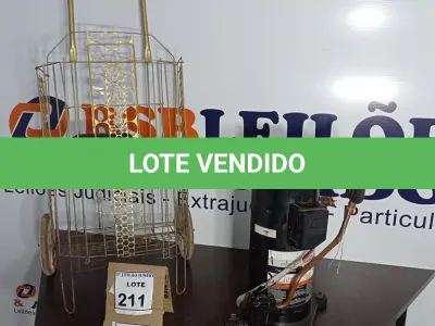 LOTE 211 - 01 COMPRESSOR PARA AR CONDICIONADO E 01 CARRINHO DE FEIRA. (NO ESTADO) ATENÇÃO! FAZER A VISITAÇÃO ANTES DE ARREMATAR, NÃO SABEMOS SE FUNCIONA, LEILÃO NÃO TEM GARANTIA E NEM DEVOLUÇÃO, SUJEITO A POSSÍVEIS AVARIAS VISÍVEIS/OCULTAS E/OU AUSÊNCIA DE COMPONENTES.