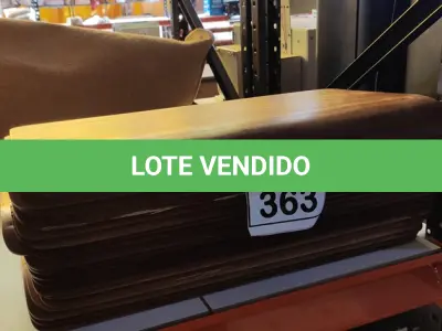 LOTE 363 - 20 TÁBUAS COMPENSADAS VERNIZADAS. (NO ESTADO) ATENÇÃO! FAZER A VISITAÇÃO ANTES DE ARREMATAR, NÃO SABEMOS SE FUNCIONA. LEILÃO NÃO TEM GARANTIA E NEM DEVOLUÇÃO, SUJEITO A POSSÍVEIS AVARIAS VISÍVEIS/OCULTAS E/OU AUSÊNCIA DE COMPONENTES.