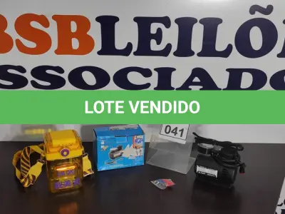 LOTE 041 - 01 COMPRESSOR DE AR PORTÁTIL VEICULAR E 01 GARRAFA D’AGUA 850ML. (NO ESTADO) ATENÇÃO! FAZER A VISITAÇÃO ANTES DE ARREMATAR, NÃO SABEMOS SE FUNCIONA. LEILÃO NÃO TEM GARANTIA E NEM DEVOLUÇÃO, SUJEITO A POSSÍVEIS AVARIAS VISÍVEIS/OCULTAS E/OU AUSÊNCIA DE COMPONENTES.