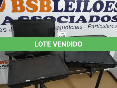 LOTE 119 - 05 MONITORES TV LCD. (NO ESTADO) ATENÇÃO! FAZER A VISITAÇÃO ANTES DE ARREMATAR, NÃO SABEMOS SE FUNCIONA. LEILÃO NÃO TEM GARANTIA E NEM DEVOLUÇÃO, SUJEITO A POSSÍVEIS AVARIAS VISÍVEIS/OCULTAS E/OU AUSÊNCIA DE COMPONENTES.