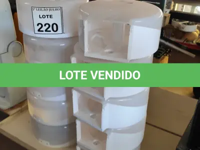 LOTE 220 - 10 DISPENSES DE PAPEL. (NO ESTADO) ATENÇÃO! FAZER A VISITAÇÃO ANTES DE ARREMATAR, NÃO SABEMOS SE FUNCIONA. LEILÃO NÃO TEM GARANTIA E NEM DEVOLUÇÃO, SUJEITO A POSSÍVEIS AVARIAS VISÍVEIS/OCULTAS E/OU AUSÊNCIA DE COMPONENTES.