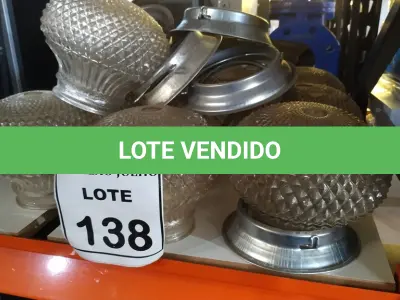 LOTE 138 - 01 LOTE COM VÁRIAS CÚPULAS DE VIDRO. (NO ESTADO) ATENÇÃO! FAZER A VISITAÇÃO ANTES DE ARREMATAR, NÃO SABEMOS SE FUNCIONA. LEILÃO NÃO TEM GARANTIA E NEM DEVOLUÇÃO, SUJEITO A POSSÍVEIS AVARIAS VISÍVEIS/OCULTAS E/OU AUSÊNCIA DE COMPONENTES.