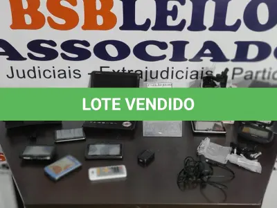 LOTE 064 - 06 APARELHOS DE GPS DE MARCAS E MODELOS DIVERSOS E 01 DVD PORTÁTIL.  (NO ESTADO) ATENÇÃO! FAZER A VISITAÇÃO ANTES DE ARREMATAR, NÃO SABEMOS SE FUNCIONA. LEILÃO NÃO TEM GARANTIA E NEM DEVOLUÇÃO, SUJEITO A POSSÍVEIS AVARIAS VISÍVEIS/OCULTAS E/OU AUSÊNCIA DE COMPONENTES.