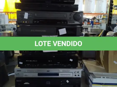 LOTE 113 - 04 APARELHOS DE VÍDEO CASSETE E 05 APARELHOS DE DVD. (NO ESTADO) ATENÇÃO! FAZER A VISITAÇÃO ANTES DE ARREMATAR, NÃO SABEMOS SE FUNCIONA. LEILÃO NÃO TEM GARANTIA E NEM DEVOLUÇÃO, SUJEITO A POSSÍVEIS AVARIAS VISÍVEIS/OCULTAS E/OU AUSÊNCIA DE COMPONENTES.