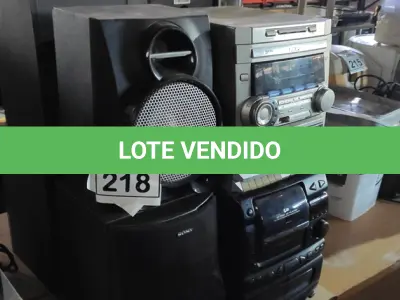 LOTE 218 - 02 APARELHOS DE SOM E 06 CAIXAS AVULSAS. (NO ESTADO) ATENÇÃO! FAZER A VISITAÇÃO ANTES DE ARREMATAR, NÃO SABEMOS SE FUNCIONA. LEILÃO NÃO TEM GARANTIA E NEM DEVOLUÇÃO, SUJEITO A POSSÍVEIS AVARIAS VISÍVEIS/OCULTAS E/OU AUSÊNCIA DE COMPONENTES.
