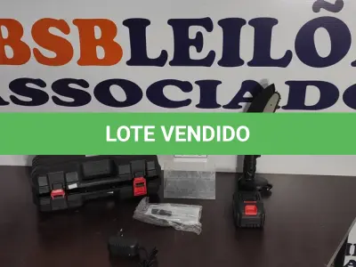 LOTE 026 - 01 MINI PODADOR ELÉTRICO COM CARREGADOR. (NO ESTADO) ATENÇÃO! FAZER A VISITAÇÃO ANTES DE ARREMATAR, NÃO SABEMOS SE FUNCIONA. LEILÃO NÃO TEM GARANTIA E NEM DEVOLUÇÃO, SUJEITO A POSSÍVEIS AVARIAS VISÍVEIS/OCULTAS E/OU AUSÊNCIA DE COMPONENTES.