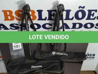 LOTE 101 - 02 TRIPÉS PARA CÂMERA MARCA TOMATE. (NO ESTADO) ATENÇÃO! FAZER A VISITAÇÃO ANTES DE ARREMATAR, NÃO SABEMOS SE FUNCIONA. LEILÃO NÃO TEM GARANTIA E NEM DEVOLUÇÃO, SUJEITO A POSSÍVEIS AVARIAS VISÍVEIS/OCULTAS E/OU AUSÊNCIA DE COMPONENTES.